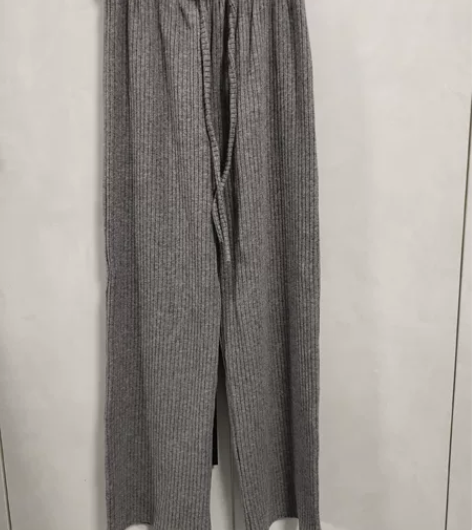 高腰阔腿裤，全新未穿 感兴趣的话点“我想要...