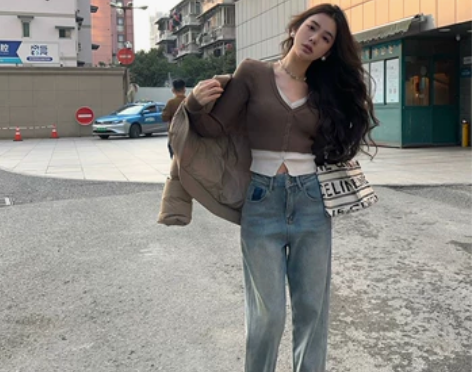 邱肉瑶 新款复古高腰水洗蓝色休闲百搭设计感...