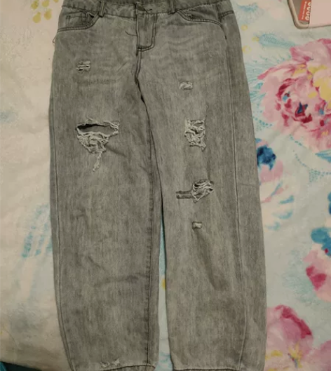 5元邮费，破洞牛仔裤，二尺八，因为最后一条...