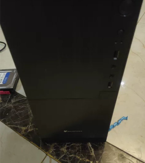 机箱加电源。小机箱加一个额定200w的长城...