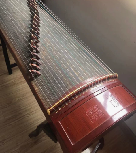 自己妹妹原来用的古筝，用了8，9年了，仅支...
