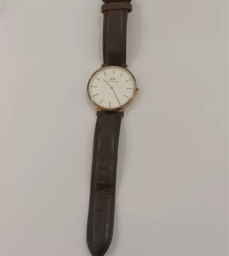 DW手表，没空带，低价出，买回去需要自行换...