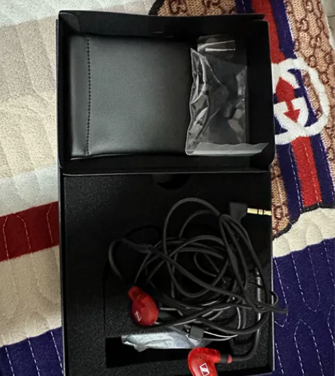 森海塞尔ie100pro红色 仅拆封，朋友...