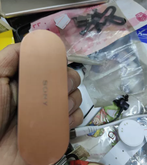 索尼耳机，需要的拿走没有任何问题 感兴趣的...