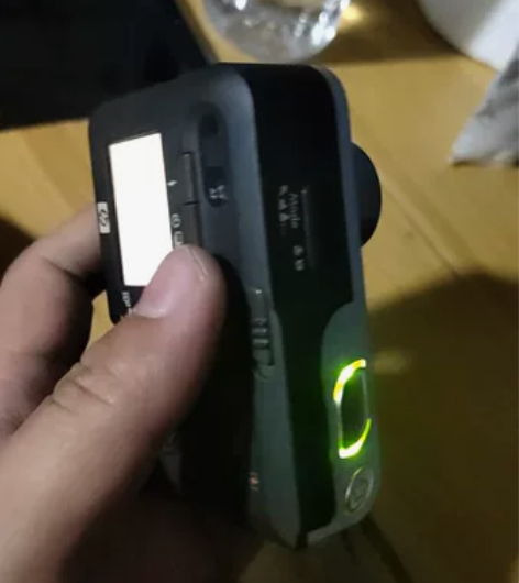 惠普R607相机 开机正常 带电池 内存卡...