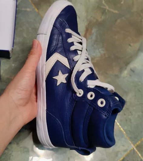 匡威男鞋，40码皮的，80包邮 感兴趣的话...