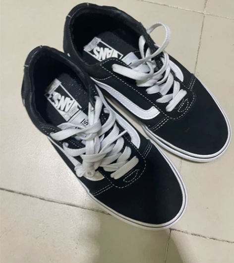 Vans  9.8成新 只穿过两三次 36...