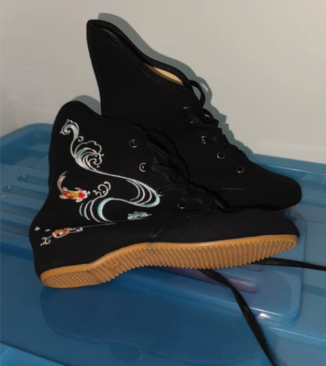 [如梦霓裳]汉服女装锦鲤靴子刺绣花鞋海浪秋...