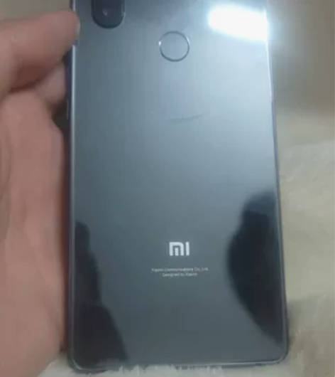 小米8se 4+64g  无拆无修 屏幕没...
