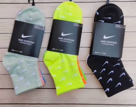 恶搞 Nike/耐克男女三双装中长筒满身钩...