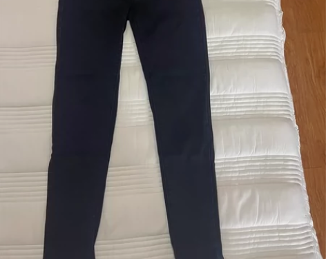 Denim女款高腰背带牛仔裤 弹力很大 穿...