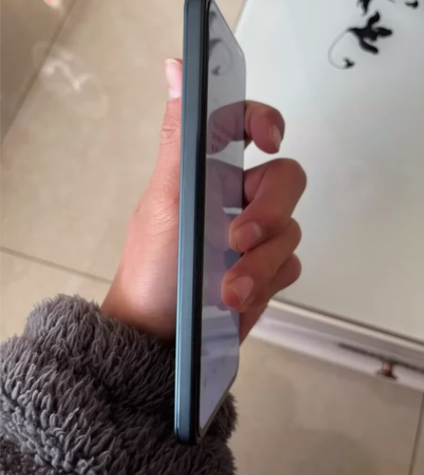 红米note11pro,上屏幕碎裂,触摸灵...