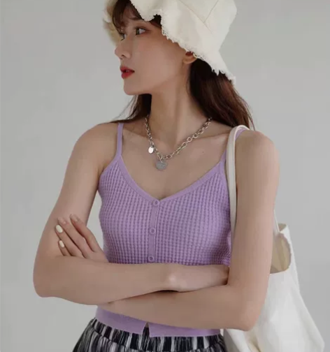 华夫格高腰短款柔软针织单排扣紫色小吊带背心...
