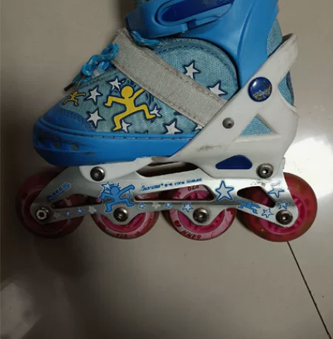 单排旱冰鞋出售  同城自取 感兴趣的话点“...