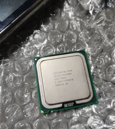 E3400cpu加一个黑莓手机!cpu成色...