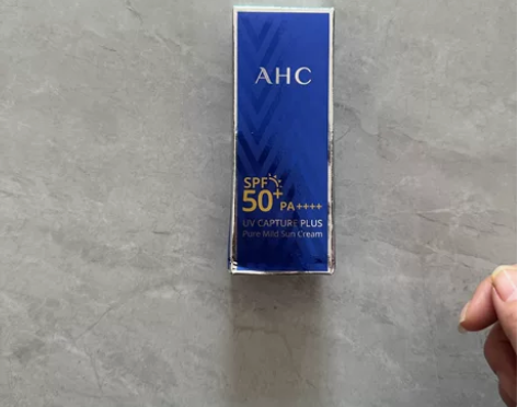 AHC小蓝瓶防晒50ml 全新未拆封 支持...
