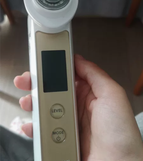 雅萌美容仪，朋友从日本带回来的，太懒了没用...