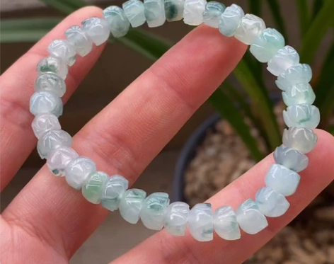 天然缅甸翡翠A货冰种飘花莲花珠手串，5.5...