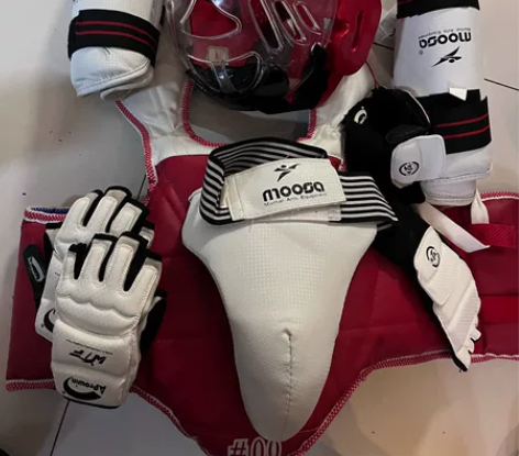 跆拳道全套护具 八百买的 孩子八岁 1.2...