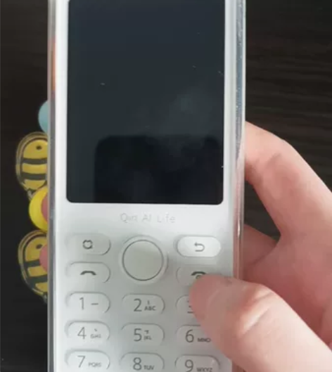 几乎全新多亲F21Pro 3+32G瓷白色...