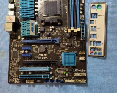 华硕AM3主板,M5A97,功能正常,成色...