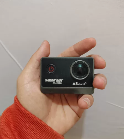 出一台山狗a8官方标配骑行版运动相机，买回...