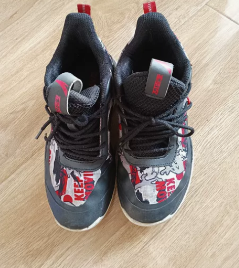 安踏正品童鞋  37码  穿了一次  孩子...