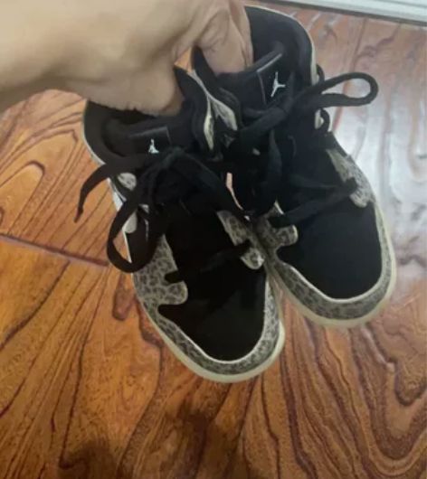 Nike 乔丹 air Jordan1 豹...