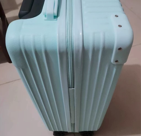 万向轮拉杆箱，24寸，拉链款，适合两个人出...