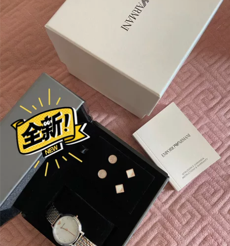 阿玛尼手表里面的耳钉 有需要耳钉的美眉可以...