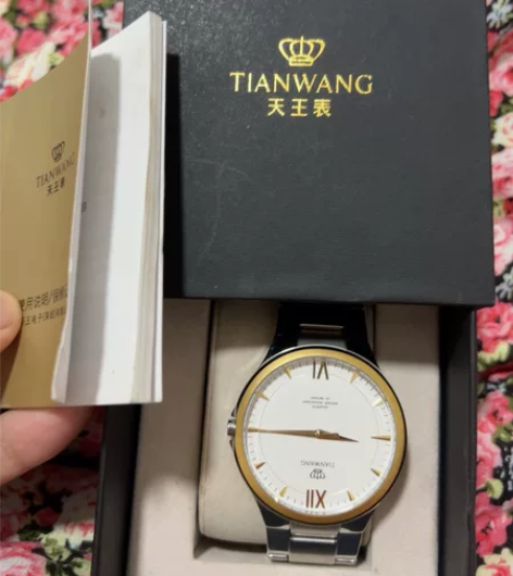 天王手表几乎全新有包装盒保修卡 个人一手没...