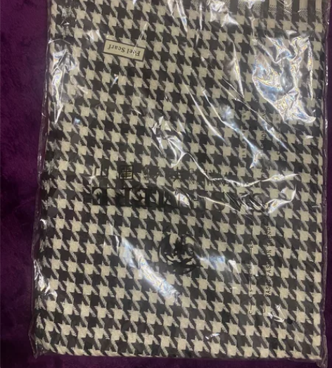 千鸟格羊绒围巾，宽70cm 长200cm，...