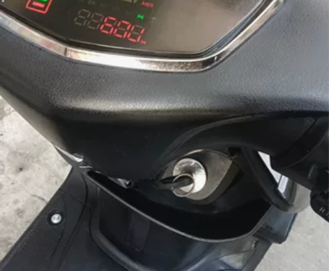 台铃电动车裸车，车架，60付，自带电池过来...