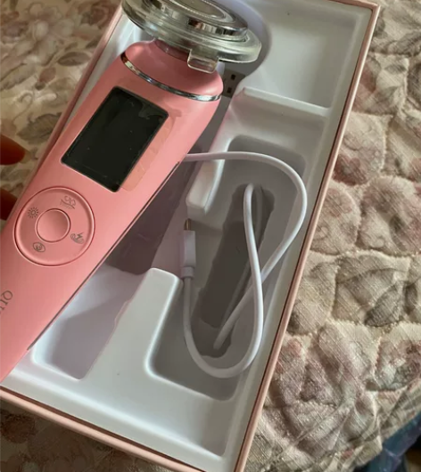 曲草堂洗脸仪，一直没用，放在柜子里，后面开...