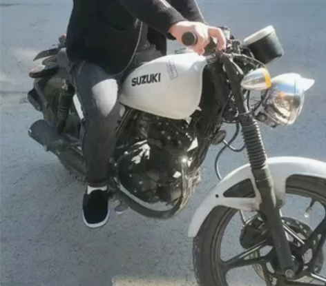 仿古铃木125,车况精品。自己玩的,因为要...