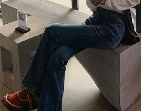 高腰牛仔裤女春季复古chic港风修身显瘦蓝...