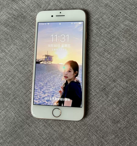 苹果8 64g 美版卡贴，成色如图 爱思全...