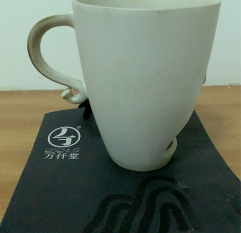 万仟堂 白瓷 呐喊杯，已绝版。 之前实体店...