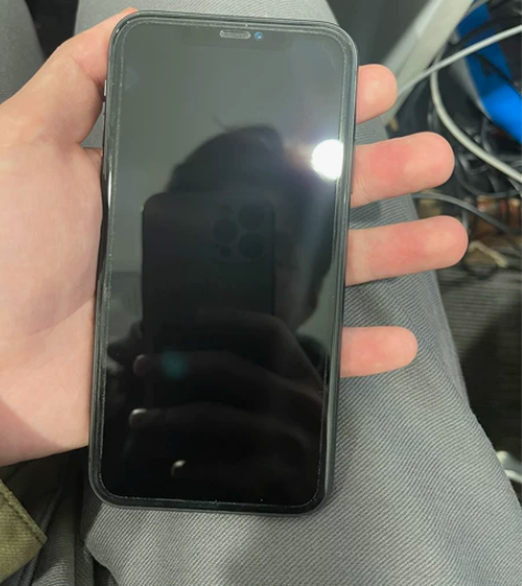iPhone 11 黑色 128G 自用,...