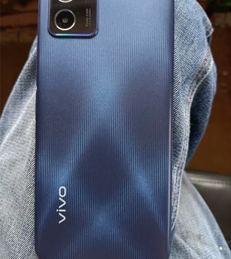 vivo y10(t1版)全原装，4+12...