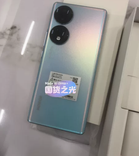 出台荣耀70只拆包装未激活，储存容量12+...