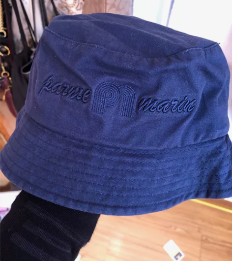 小渔夫帽，基本全新，好像戴过一次，头围56...