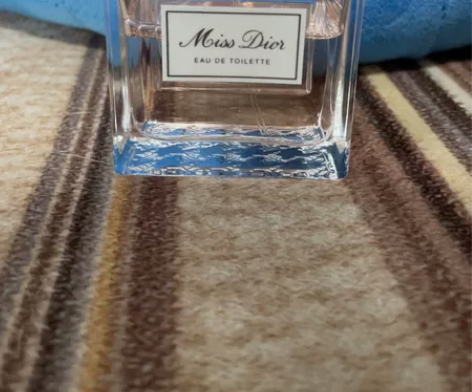 【香水闲置】迪奥小姐淡香水原50ml，还剩...