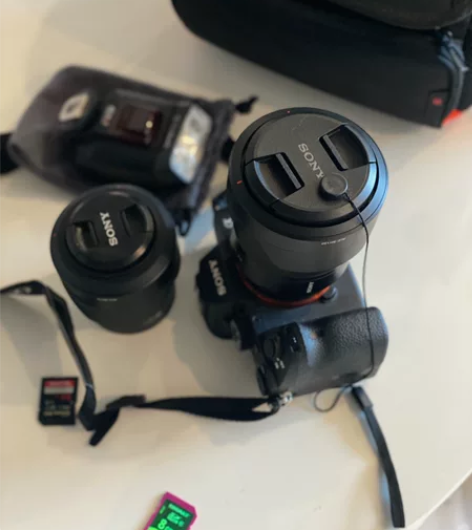 出两个索尼镜头 相机主机已卖出 SONY ...