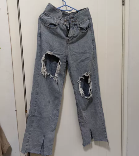 S码破洞牛仔裤 感兴趣的话点“我想要”和我...