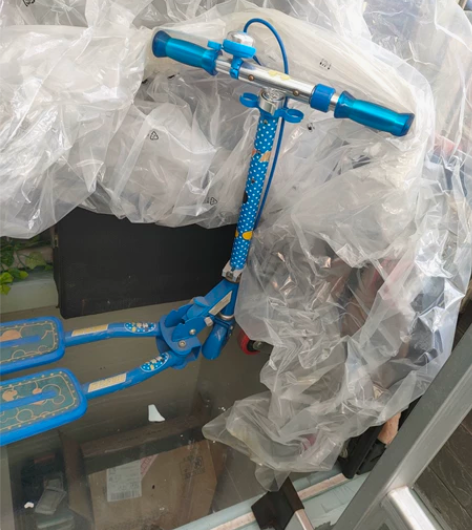 滑板车,8成新,锻炼孩子平衡,很结实,迪士...