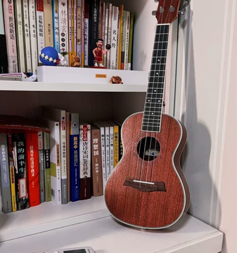 莫森尤克里里 因为不会耍 放在家里落灰 半...