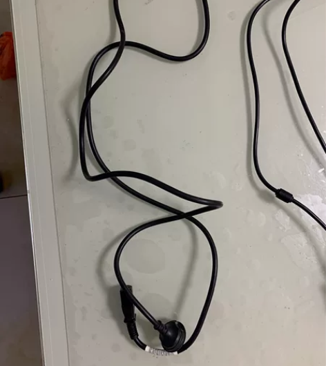 电脑电源线，鼠标，无线，低价出售！ 感兴趣...