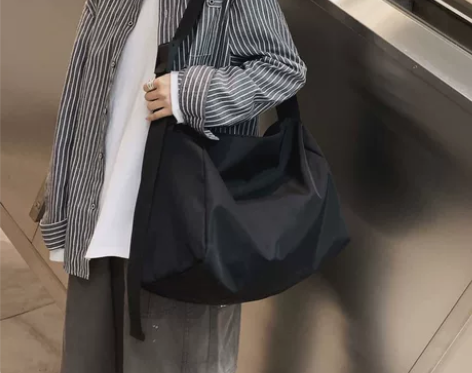 单肩包男潮牌休闲日系大容量斜挎包男生街头潮...