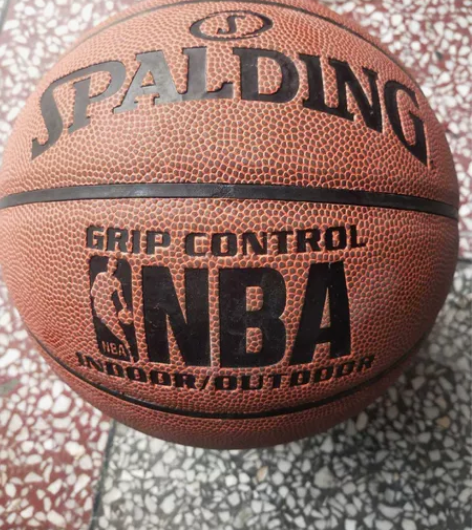 2手斯伯丁男子成人7号篮球，实拍图，没有问...